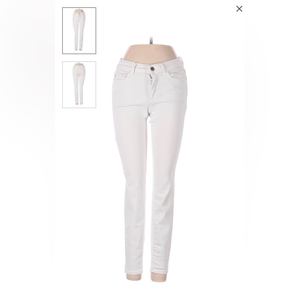 Women’s size 2 white skinny jeans with tags